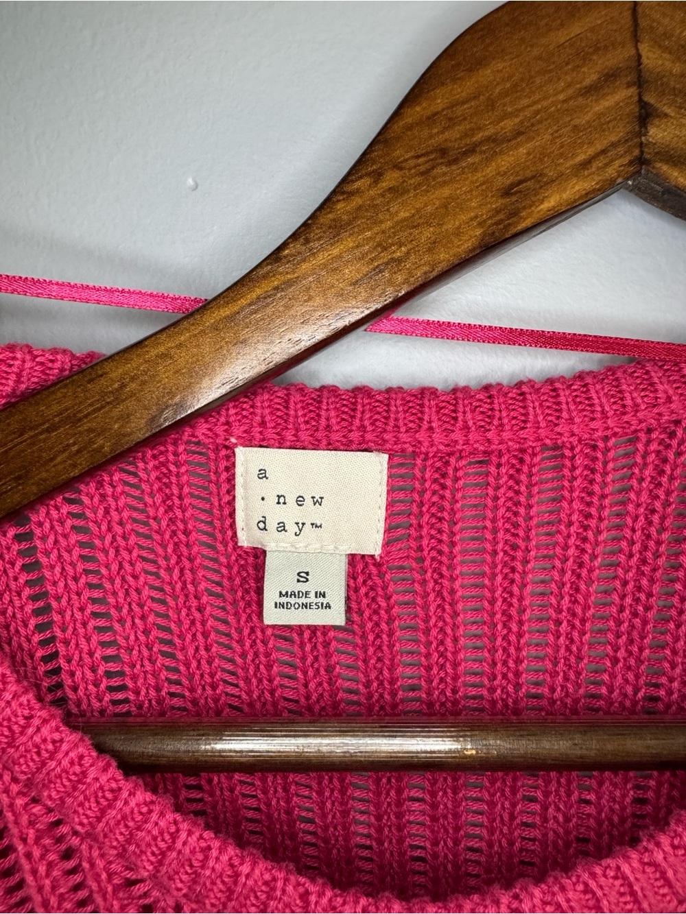 Sleeveless Rib-Knit Tank Top in Raspberry Pink - Picture 4 of 5